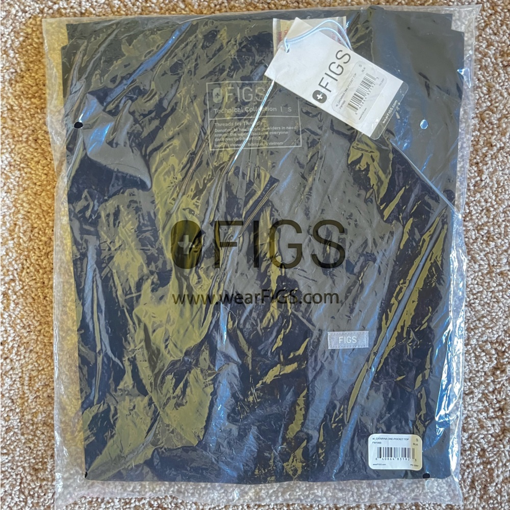 FIGS Black Catarina Scrub Top